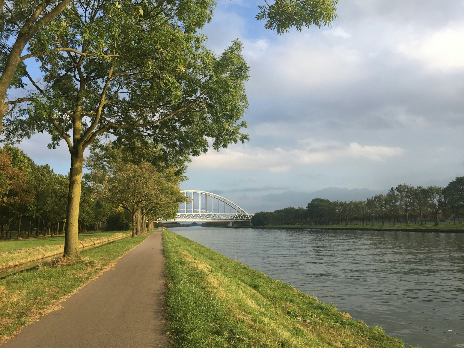 Donauradweg mit Kindern: Planung, Etappen, Aktivitäten